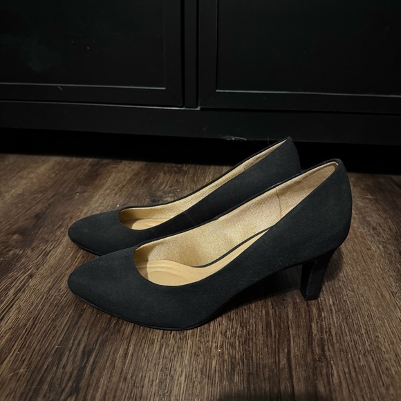 Women's black Heels - Picture 3 of 5